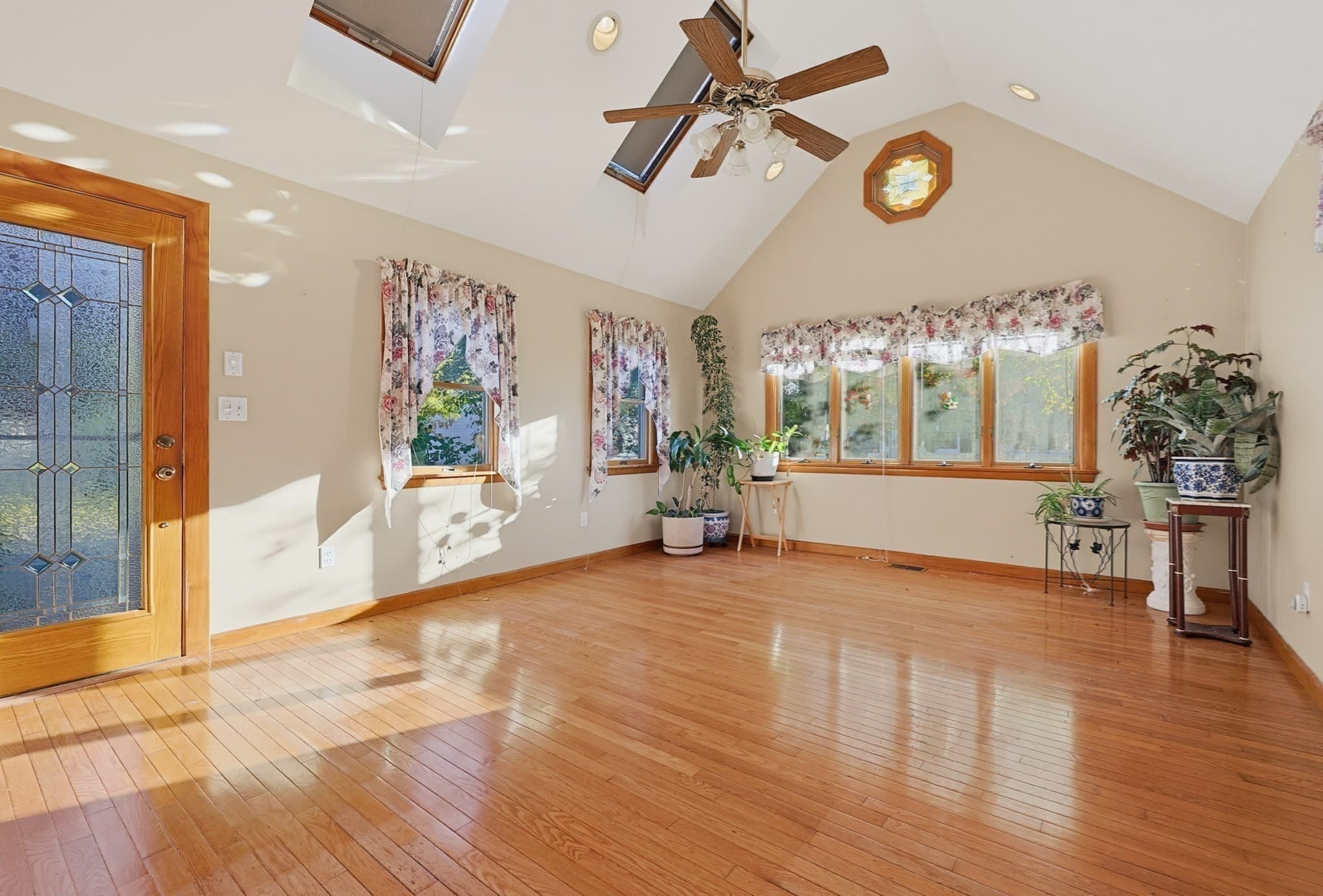 Single Family Residence at 35 Matthies St, Beverly MA 01915, Beverly, photo 9 of 32