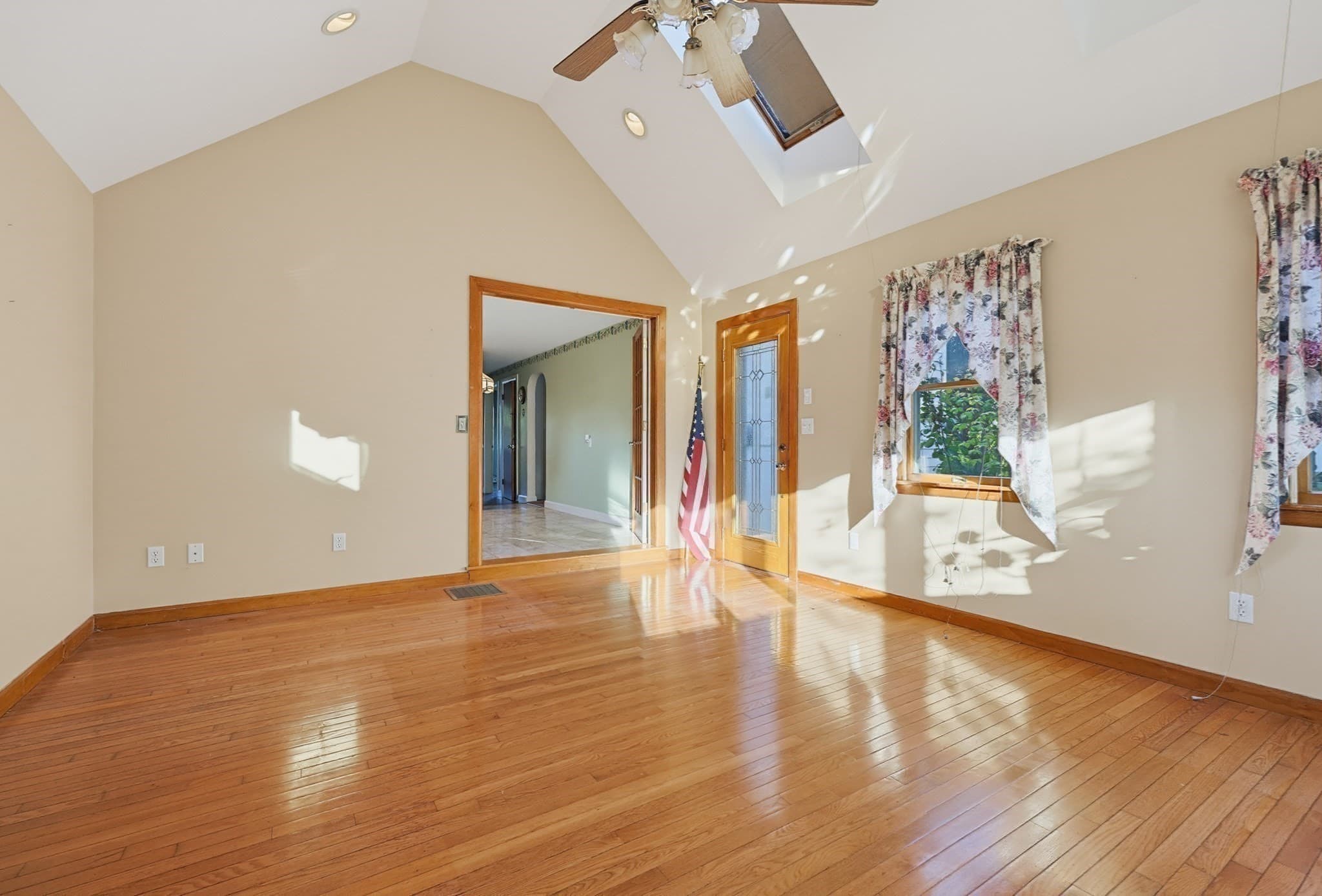 Single Family Residence at 35 Matthies St, Beverly MA 01915, Beverly, photo 10 of 32