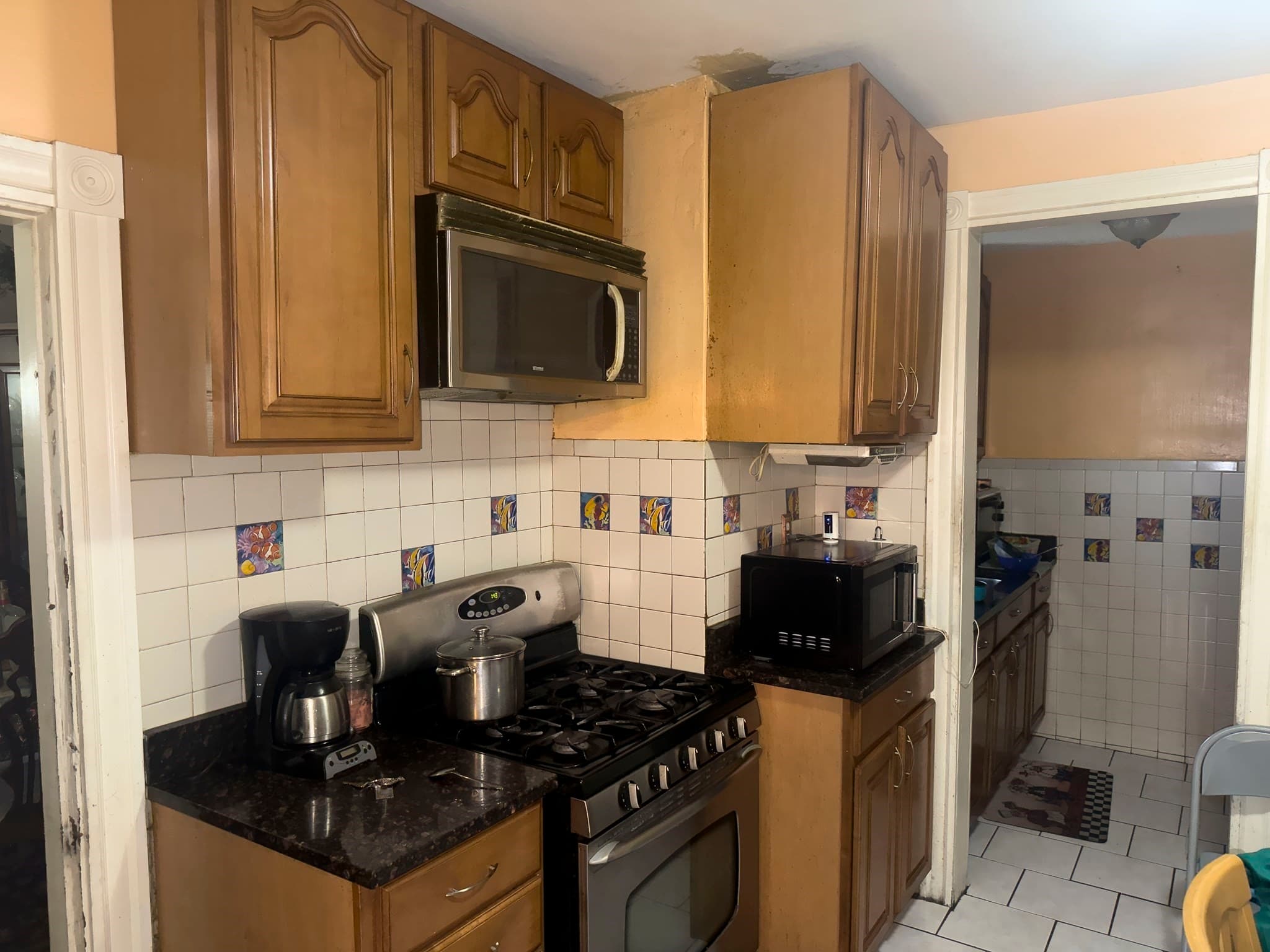 Single Family Residence at 8 Mason St, Brockton MA 02302, Brockton, photo 7 of 22