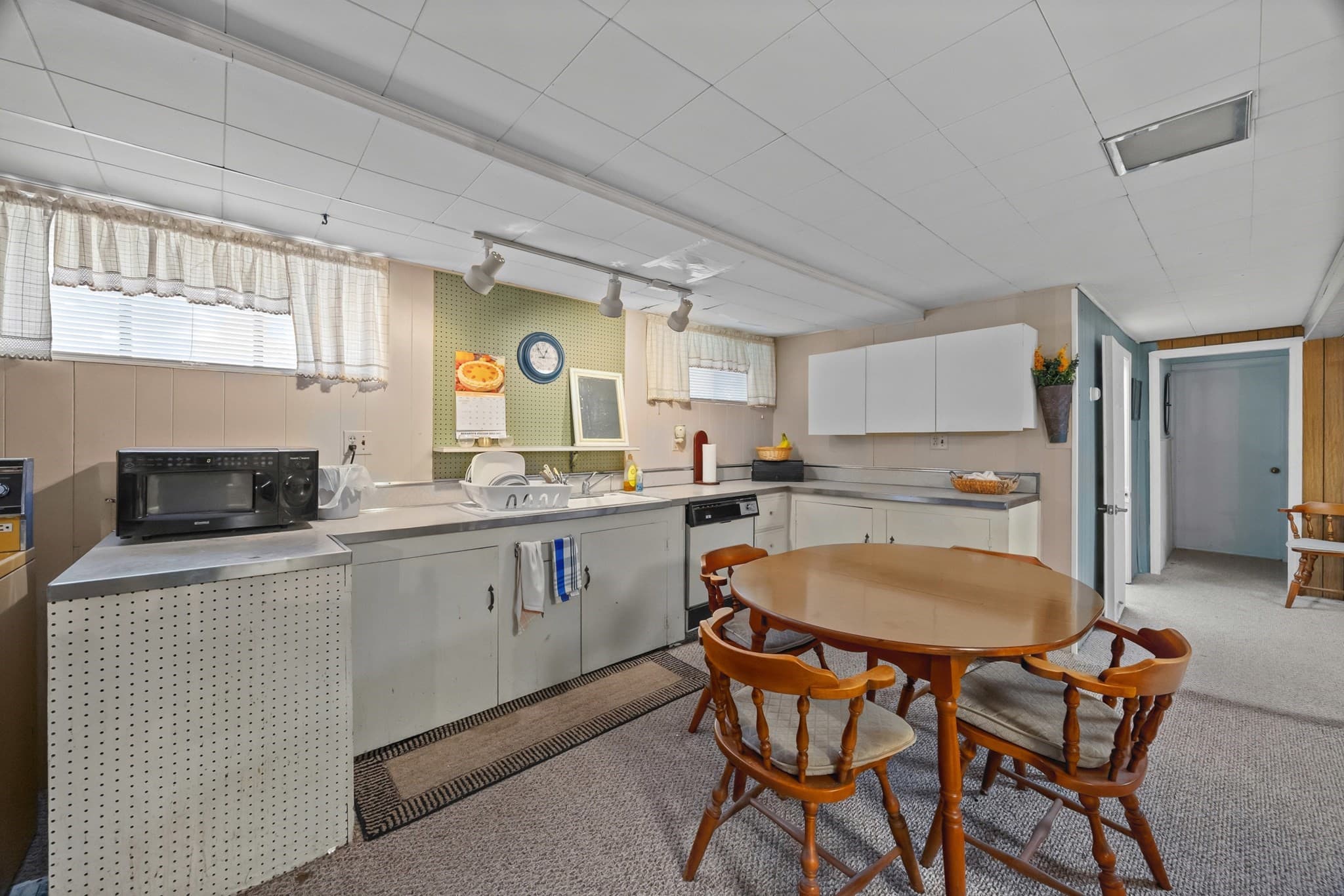 Single Family Residence at 26 Crowningshield Rd, Worcester MA 01604, Worcester, photo 24 of 36