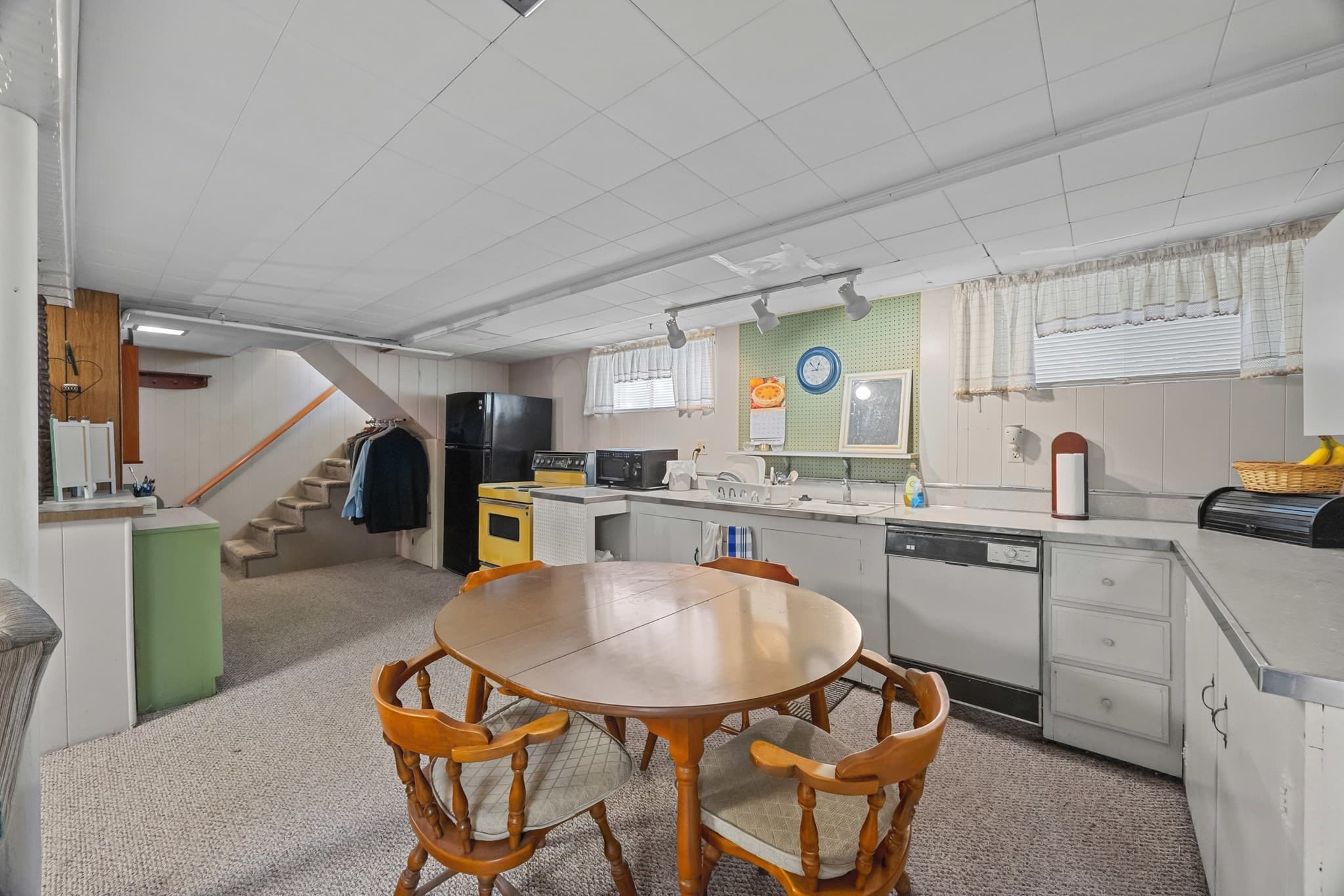 Single Family Residence at 26 Crowningshield Rd, Worcester MA 01604, Worcester, photo 25 of 36