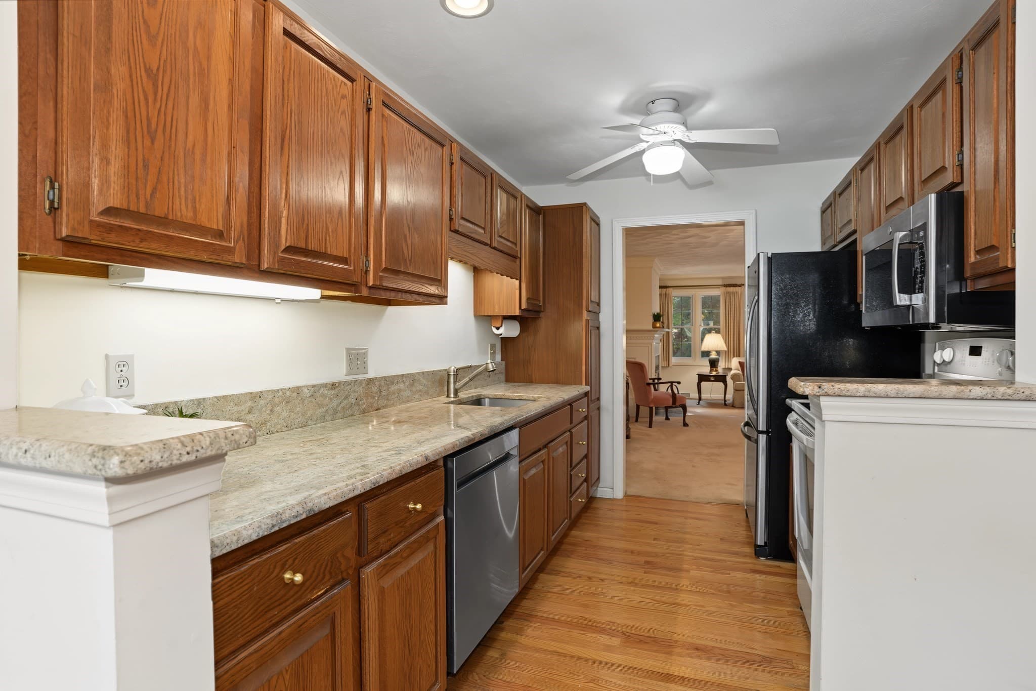 Condominium at 153 Laurelwood Drive # 153, Hopedale MA 01747, Hopedale, photo 12 of 38