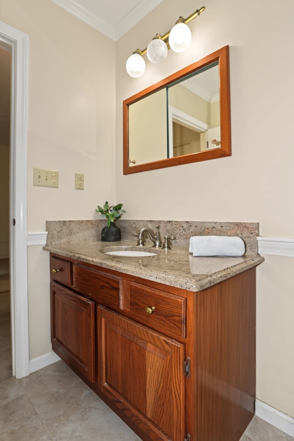 Condominium at 153 Laurelwood Drive # 153, Hopedale MA 01747, Hopedale, photo 26 of 38
