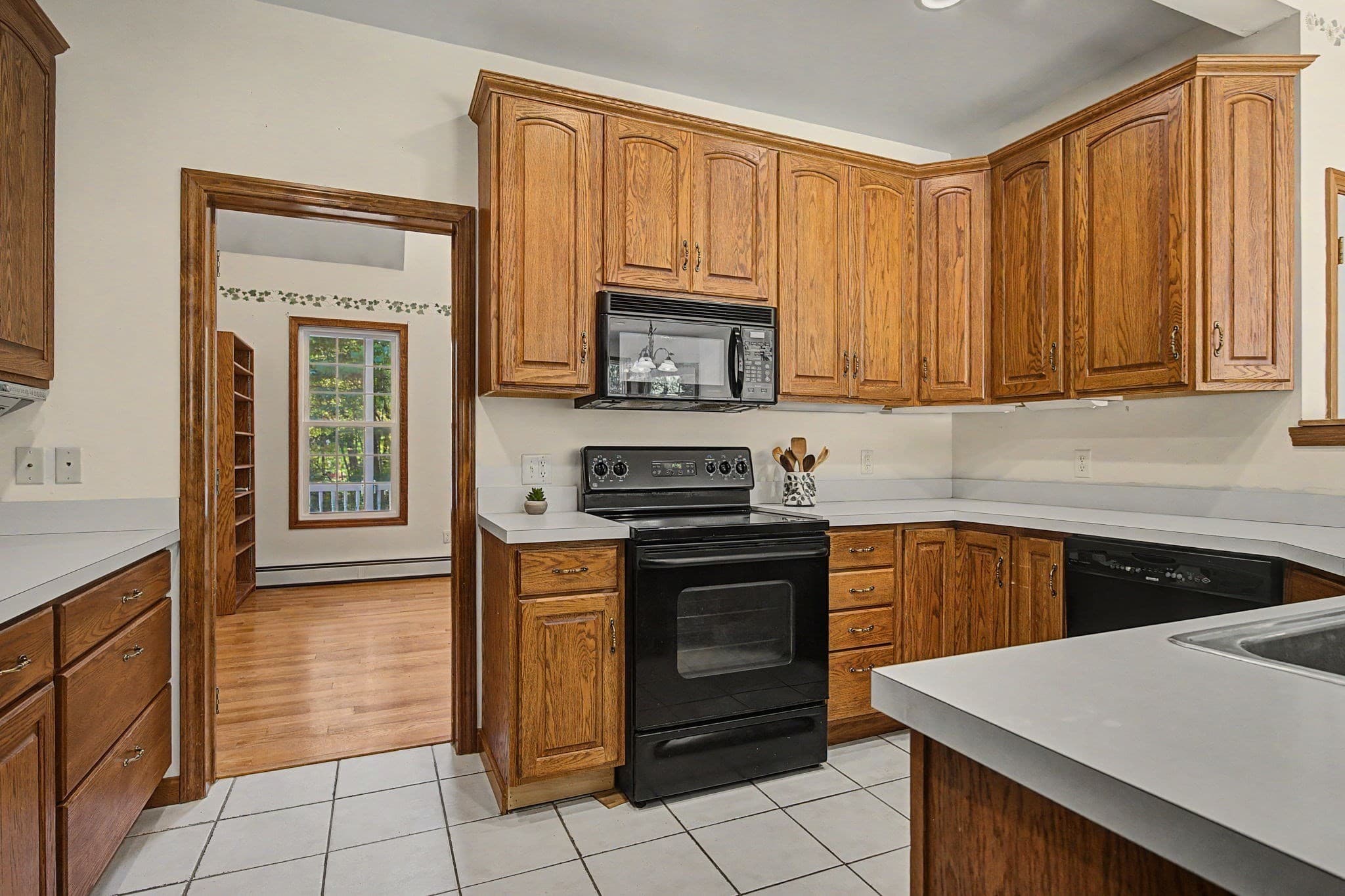 Single Family Residence at 141 Pomeroy Meadow Road, Southampton MA 01073, Southampton, photo 16 of 39