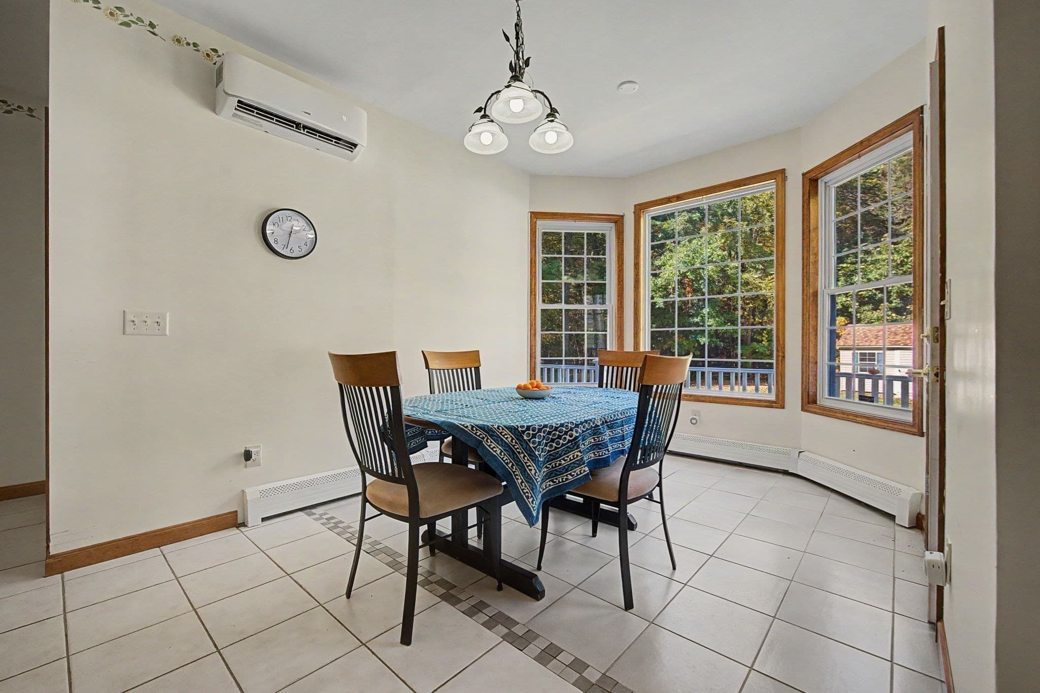Single Family Residence at 141 Pomeroy Meadow Road, Southampton MA 01073, Southampton, photo 14 of 39
