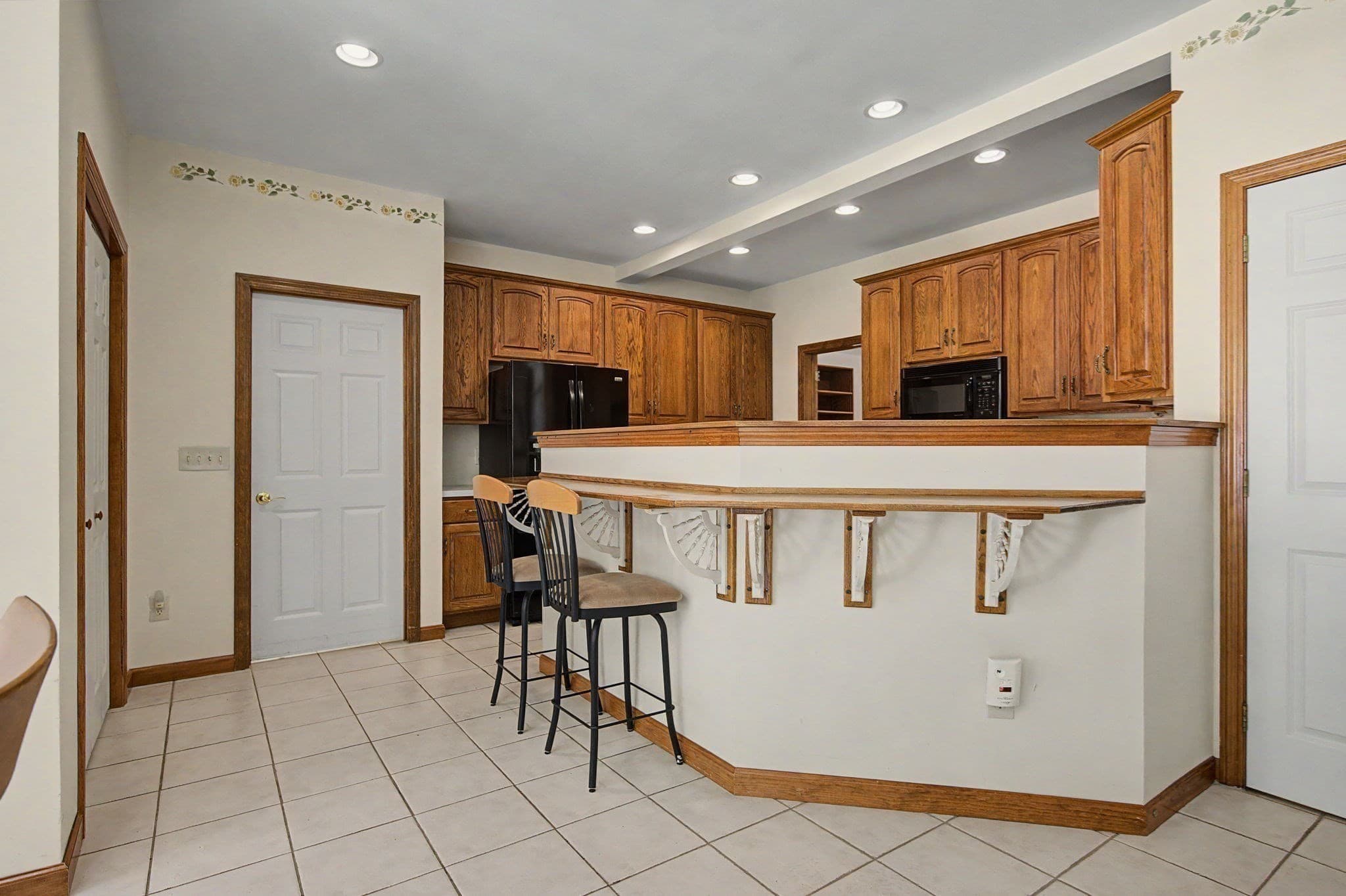 Single Family Residence at 141 Pomeroy Meadow Road, Southampton MA 01073, Southampton, photo 18 of 39