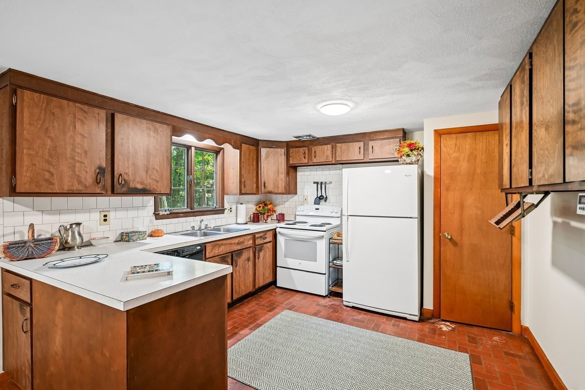 Single Family Residence at 180 Hudson Rd, Stow MA 01775, Stow, photo 11 of 38
