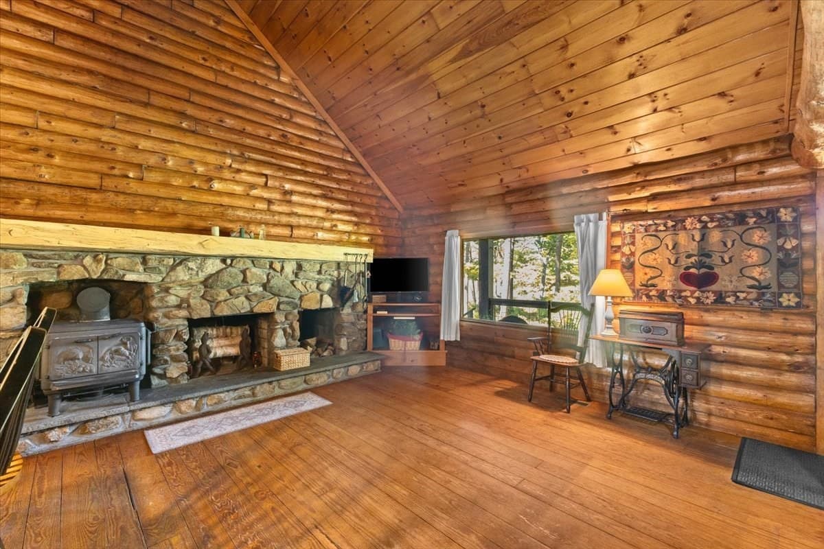 Equestrian at 127 Mendon St, Bellingham MA 02019, Bellingham, photo 7 of 40