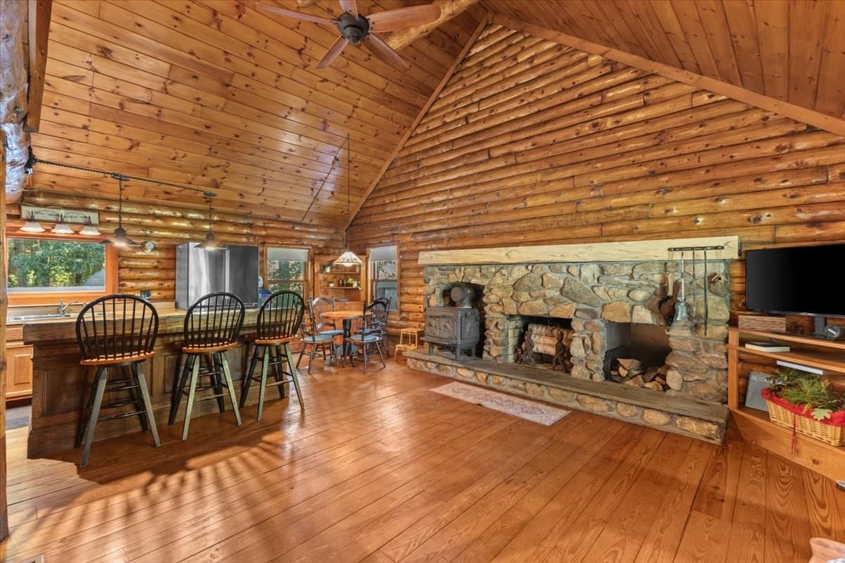 Equestrian at 127 Mendon St, Bellingham MA 02019, Bellingham, photo 10 of 40