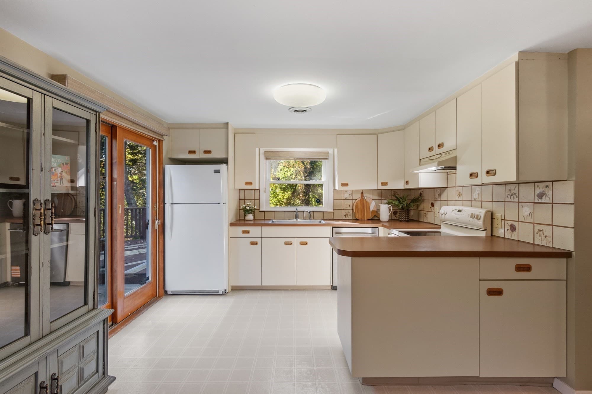 Single Family Residence at 390 North Rd, Bedford MA 01730, Bedford, photo 14 of 40