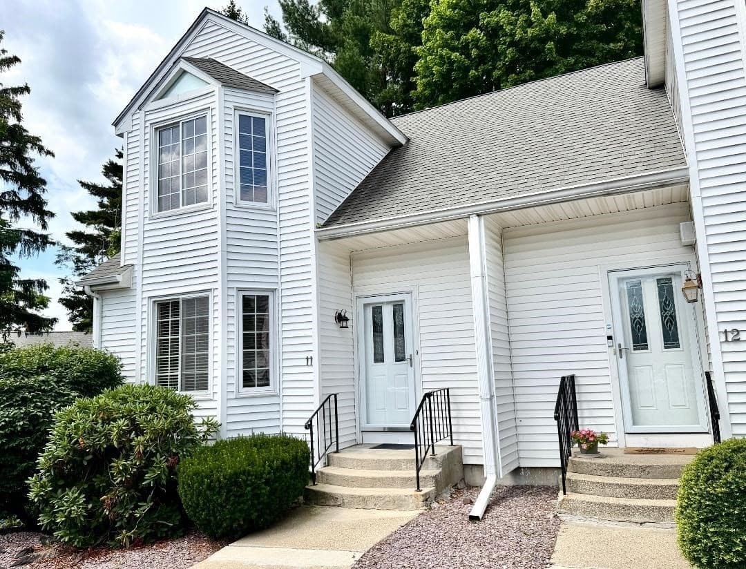 27 Church St # 11, Weymouth MA 02189