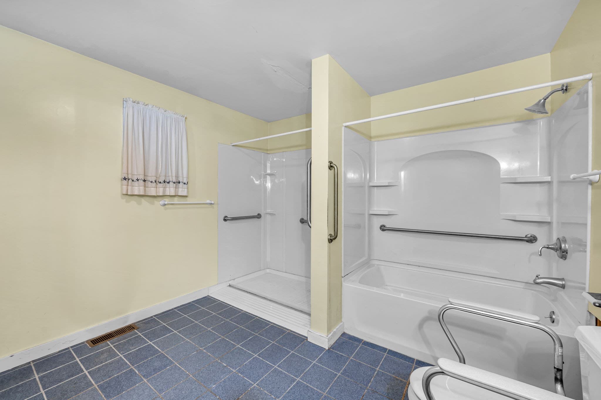 Single Family Residence at 26 Denton Cir, Springfield MA 01104, Springfield, photo 23 of 34