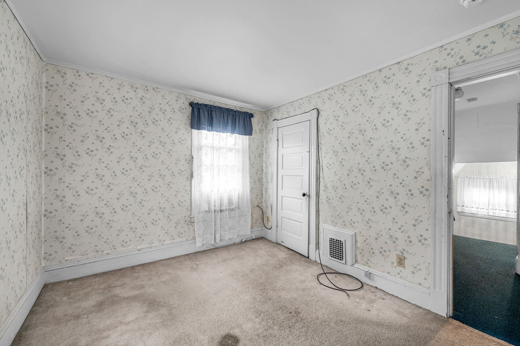 Single Family Residence at 26 Denton Cir, Springfield MA 01104, Springfield, photo 27 of 34
