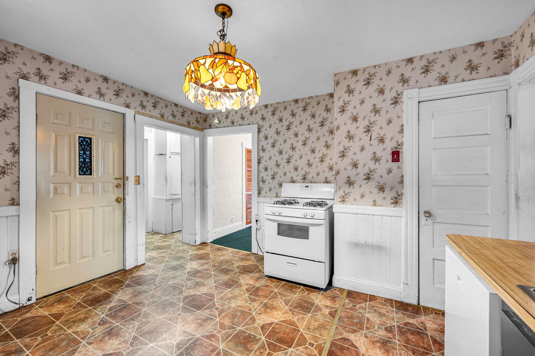 Single Family Residence at 26 Denton Cir, Springfield MA 01104, Springfield, photo 13 of 34