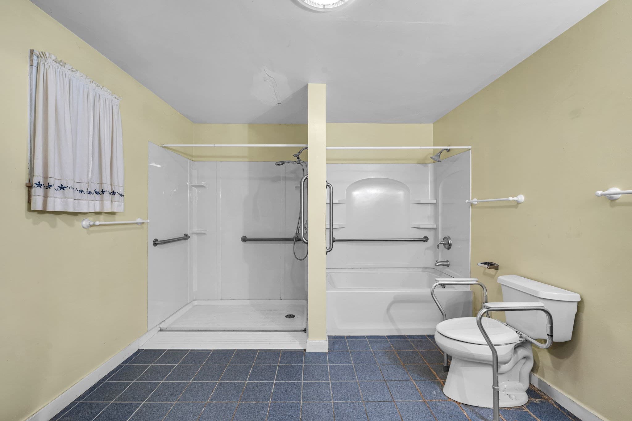 Single Family Residence at 26 Denton Cir, Springfield MA 01104, Springfield, photo 22 of 34