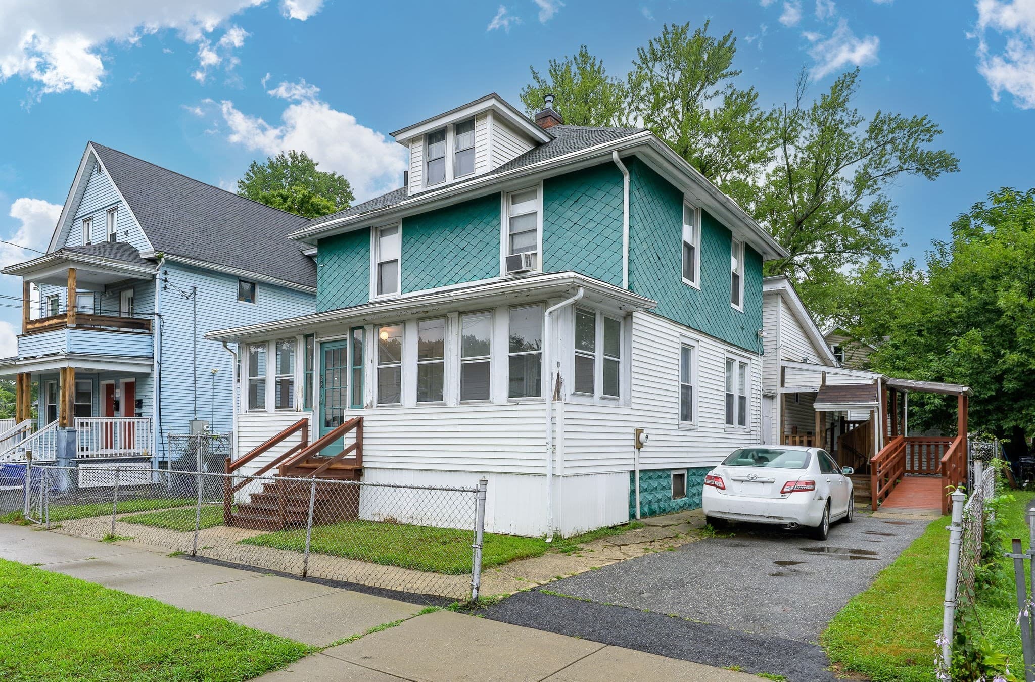 Single Family Residence at 26 Denton Cir, Springfield MA 01104, Springfield, photo 3 of 34