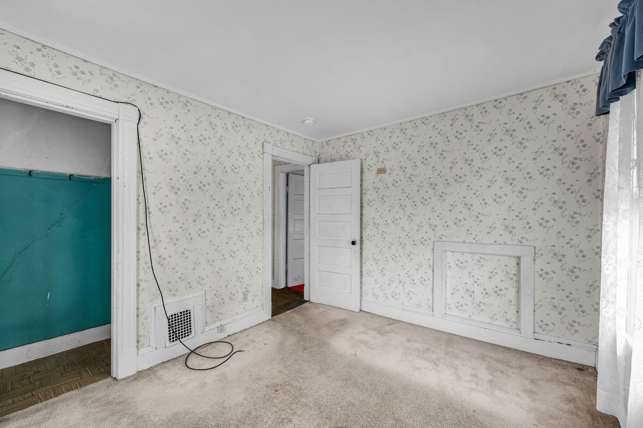 Single Family Residence at 26 Denton Cir, Springfield MA 01104, Springfield, photo 28 of 34