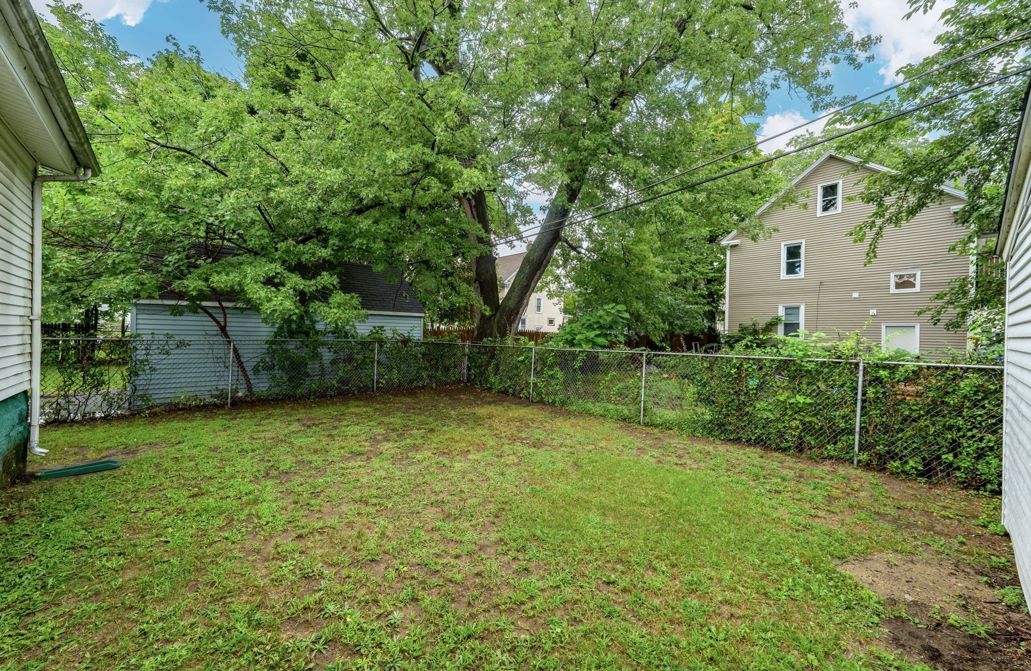 Single Family Residence at 26 Denton Cir, Springfield MA 01104, Springfield, photo 5 of 34