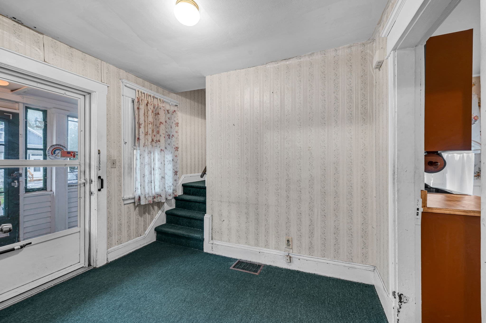 Single Family Residence at 26 Denton Cir, Springfield MA 01104, Springfield, photo 24 of 34
