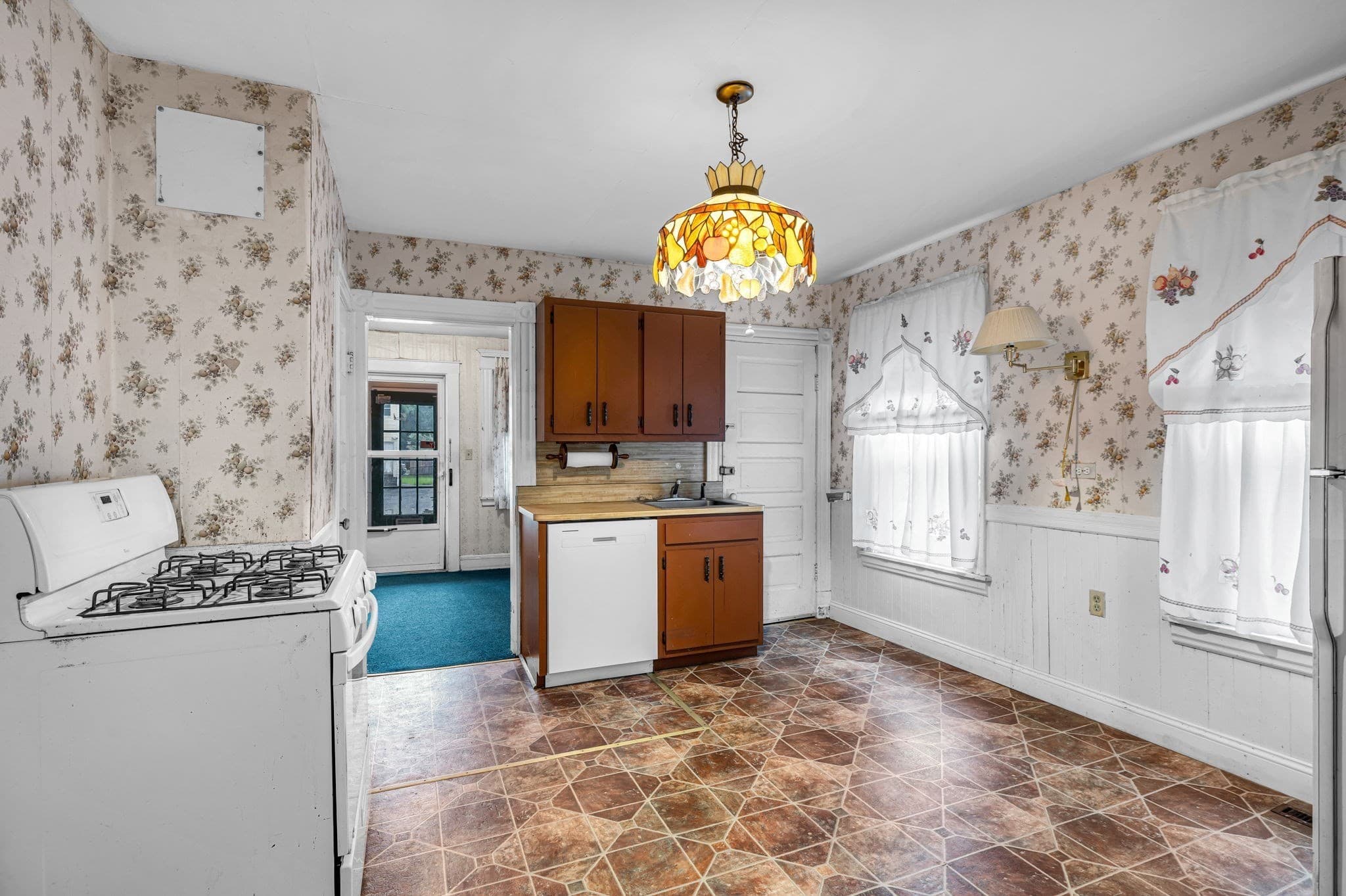 Single Family Residence at 26 Denton Cir, Springfield MA 01104, Springfield, photo 14 of 34