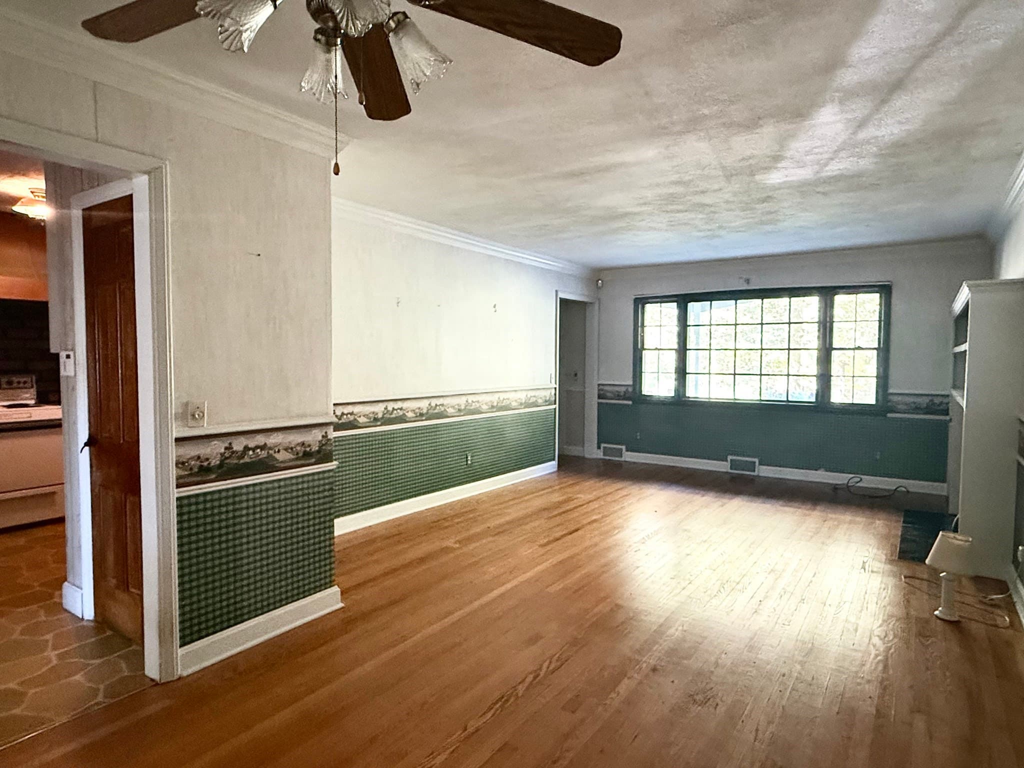 Single Family Residence at 719 South Branch Parkway, Springfield MA 01118, Springfield, photo 13 of 41
