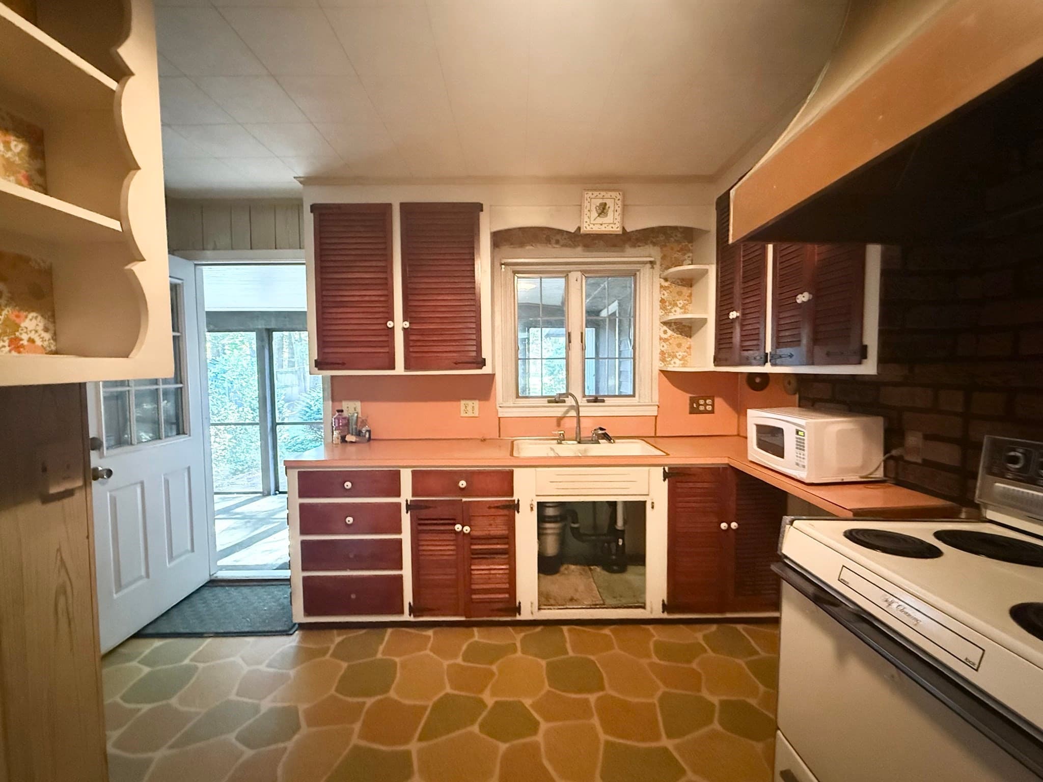 Single Family Residence at 719 South Branch Parkway, Springfield MA 01118, Springfield, photo 17 of 41
