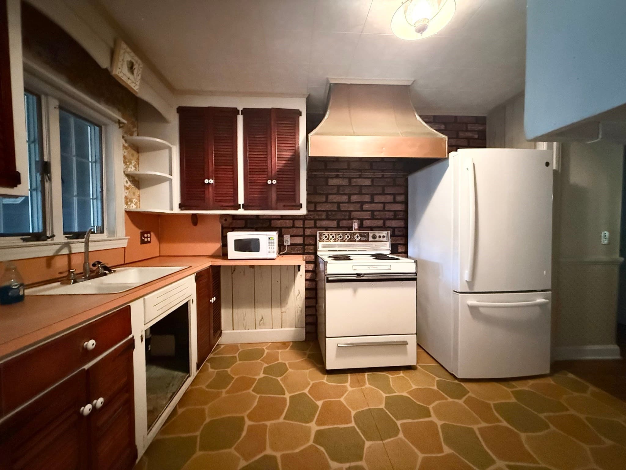 Single Family Residence at 719 South Branch Parkway, Springfield MA 01118, Springfield, photo 15 of 41