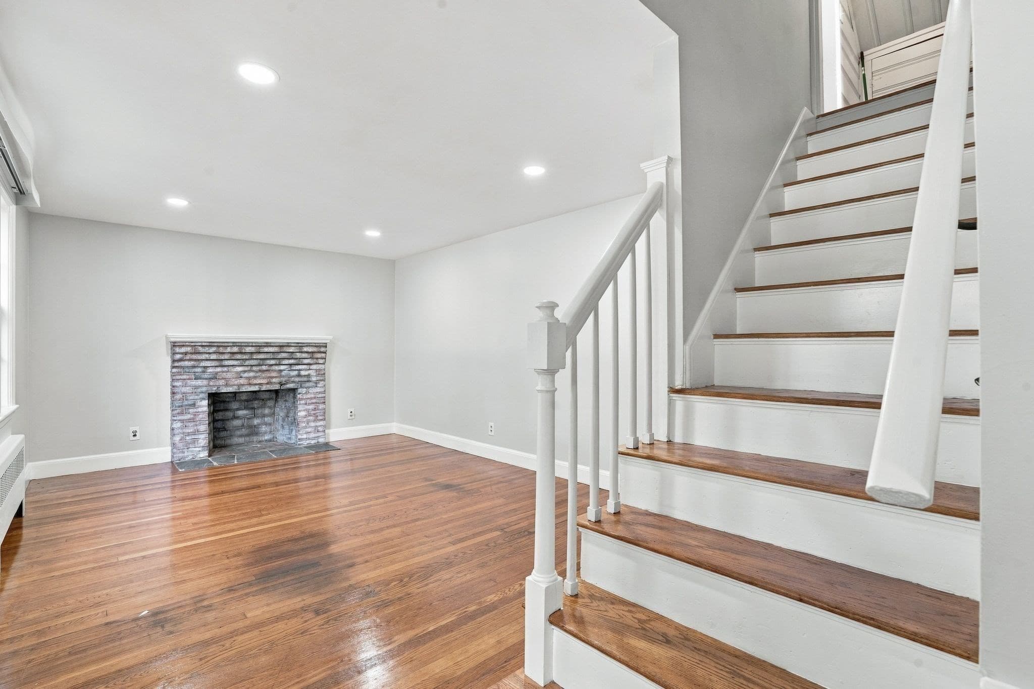 Single Family Residence at 244 Mechanic St, Foxboro MA 02035, Foxboro, photo 10 of 28