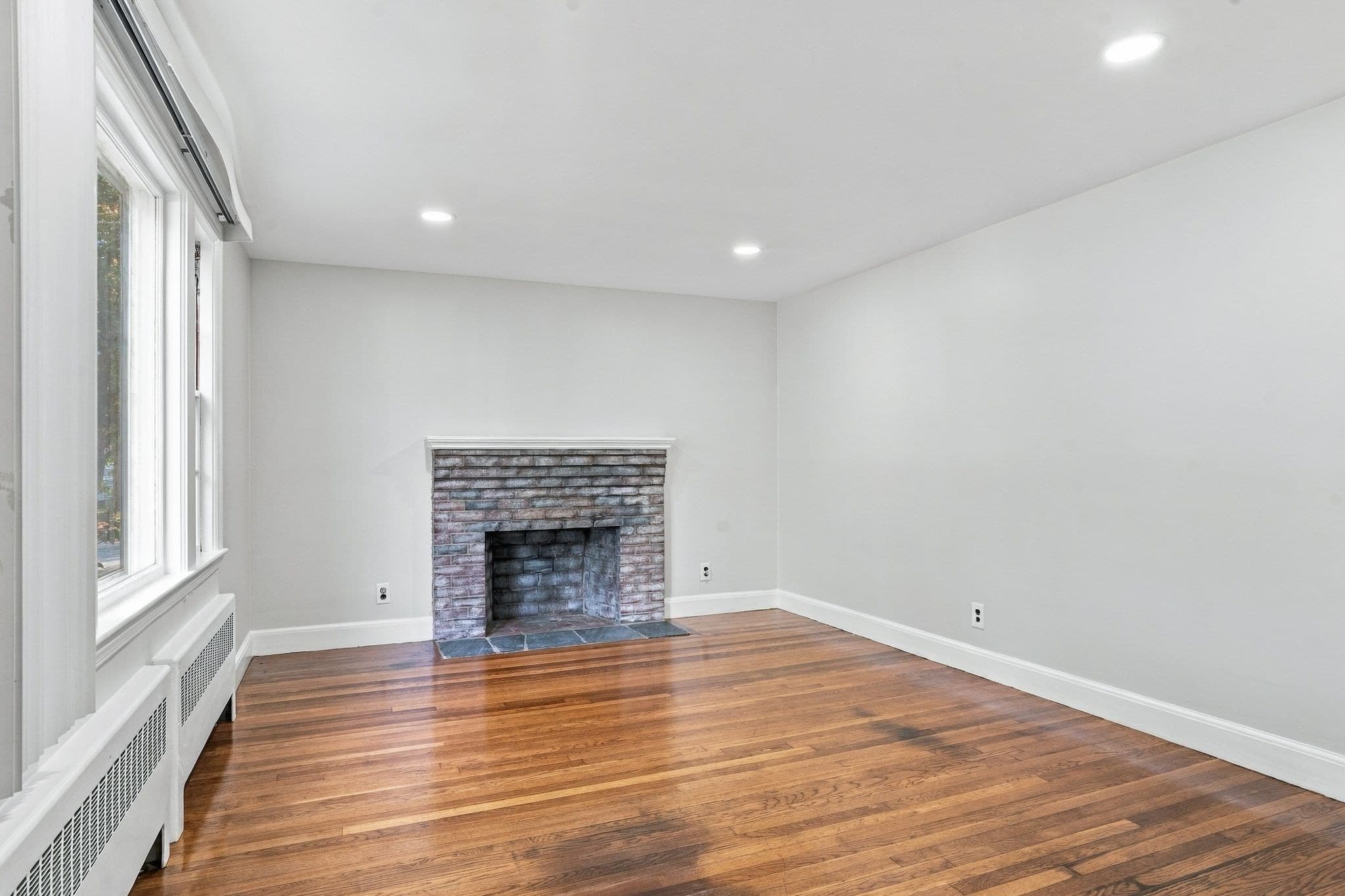 Single Family Residence at 244 Mechanic St, Foxboro MA 02035, Foxboro, photo 8 of 28