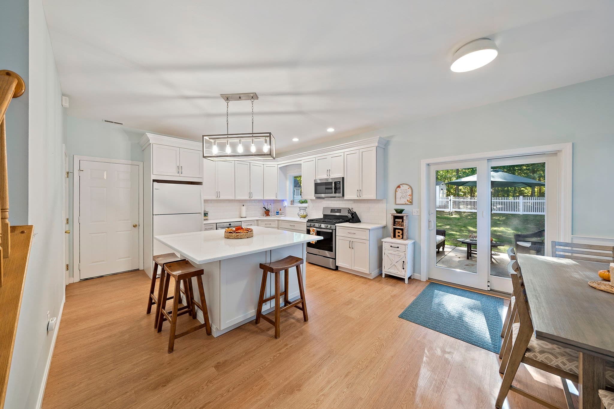 Single Family Residence at 7 Ouimet Ln, Foxboro MA 02035, Foxboro, photo 12 of 37