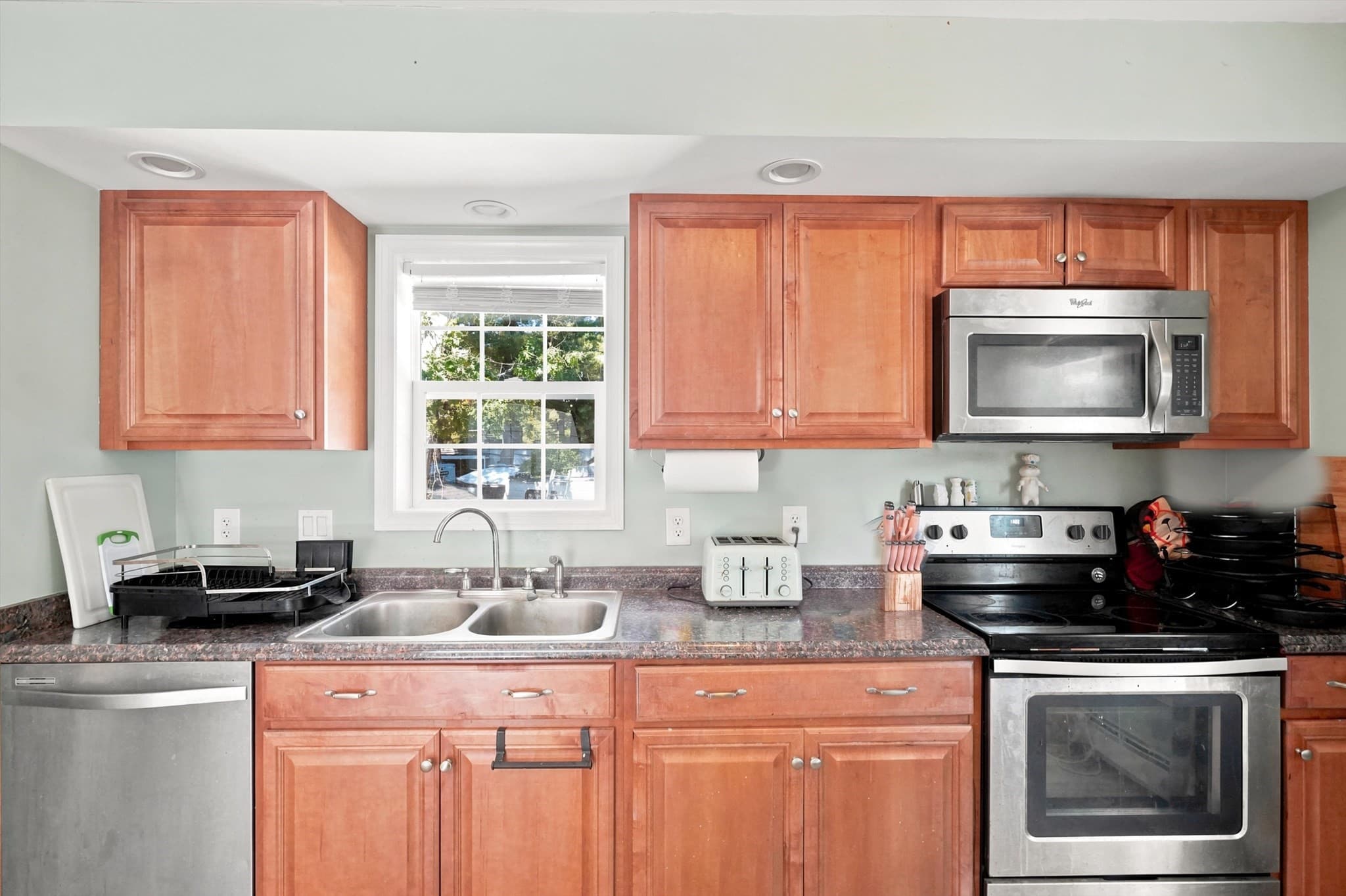 Single Family Residence at 21 Browns Brook Rd, Webster MA 01570, Webster, photo 13 of 29