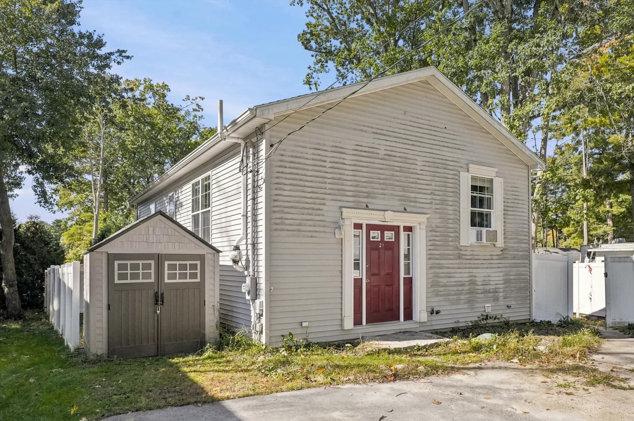 Single Family Residence at 21 Browns Brook Rd, Webster MA 01570, Webster, photo 3 of 29