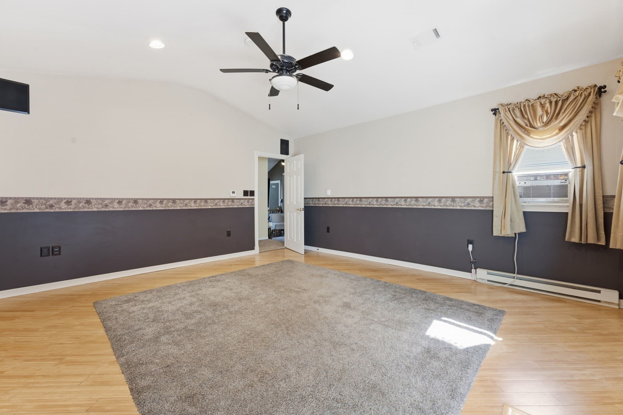 Single Family Residence at 66 Barrison St, Springfield MA 01109, Springfield, photo 17 of 42