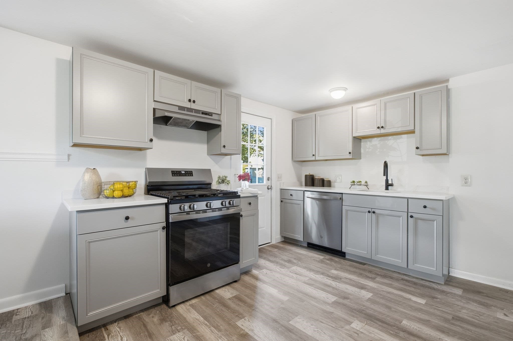 Condominium at 27 Lynn St # A, Peabody MA 01960, Peabody, photo 6 of 22