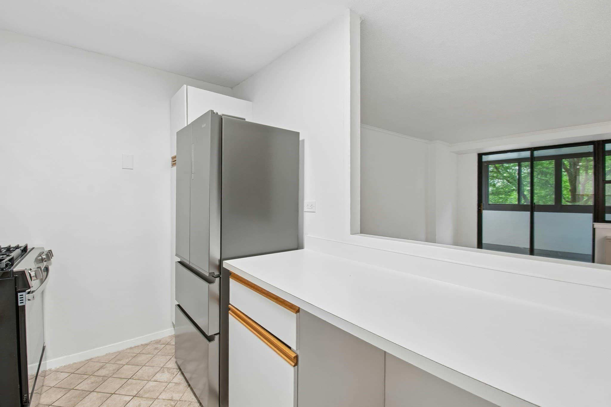 Condominium at 9 Hawthorne Pl # 2C, Boston MA 02114, Boston, photo 13 of 27
