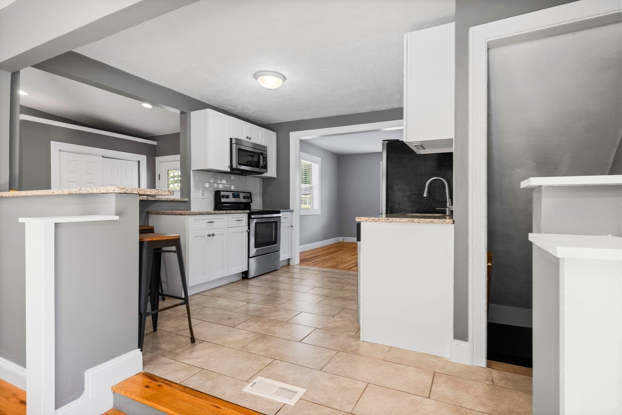 Single Family Residence at 42 Holland Dr, East Longmeadow MA 01028, East Longmeadow, photo 6 of 38