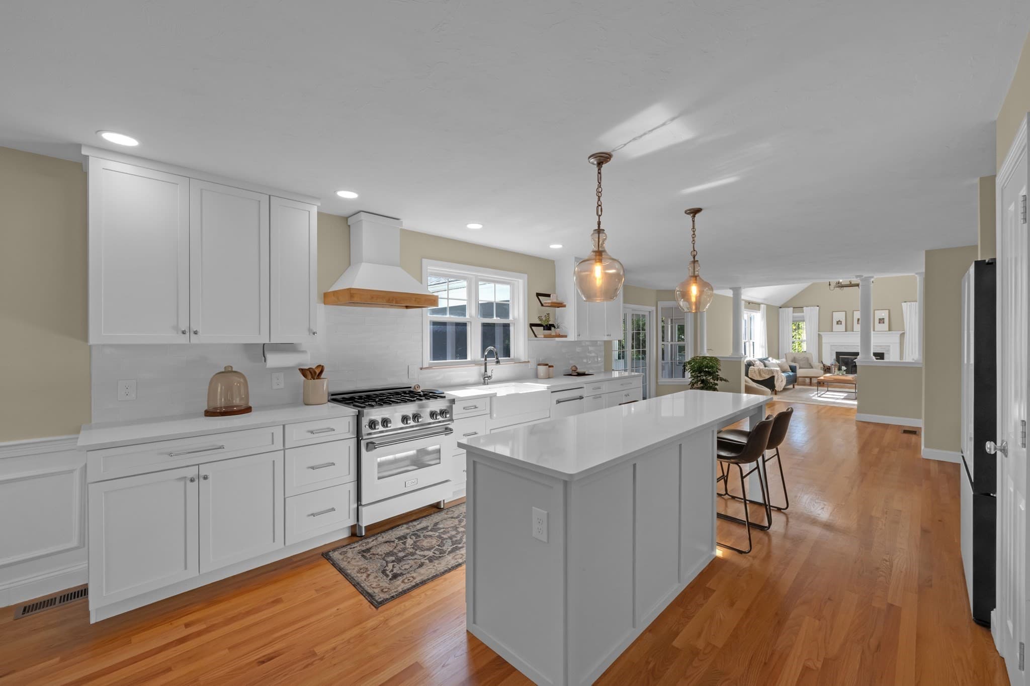 Single Family Residence at 1 Highland Ln, Sturbridge MA 01518, photo 3 of 42