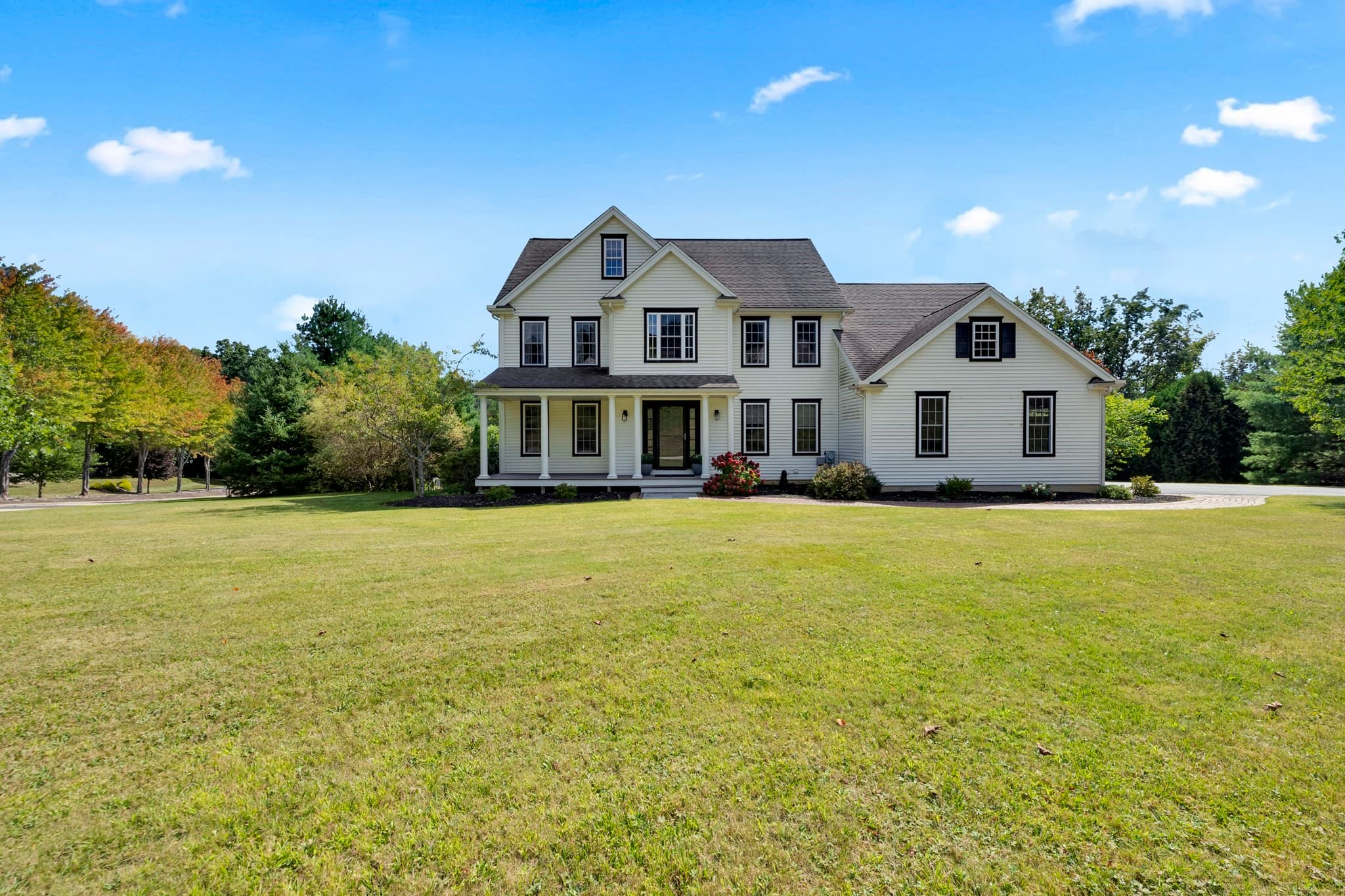 1 Highland Ln, Sturbridge MA 01518