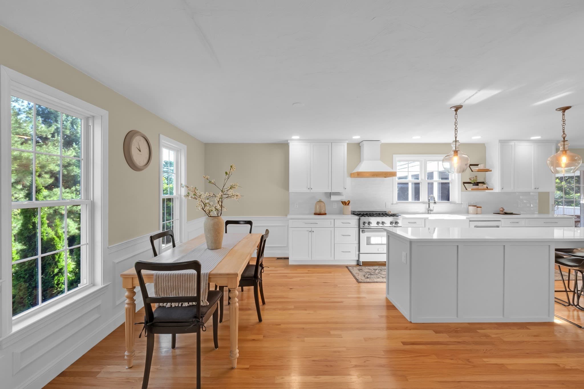 Single Family Residence at 1 Highland Ln, Sturbridge MA 01518, photo 5 of 42