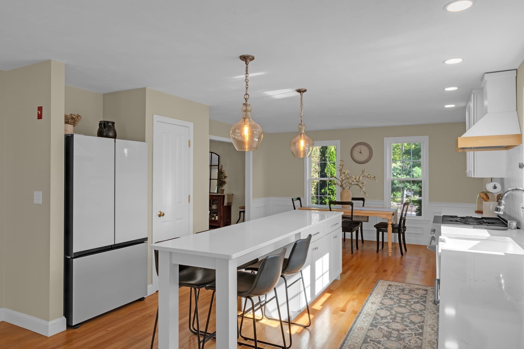Single Family Residence at 1 Highland Ln, Sturbridge MA 01518, photo 4 of 42