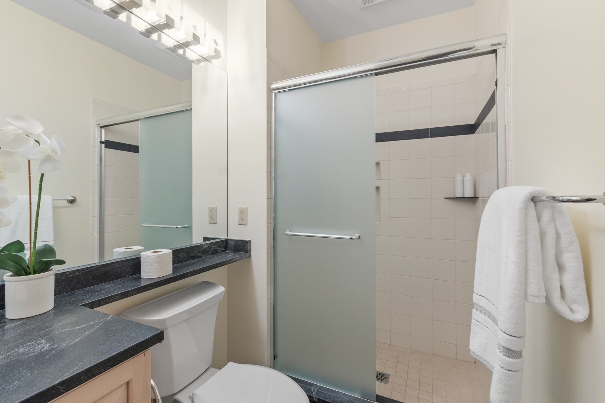 Condominium at 100 Keyes Road # 324, Concord MA 01742, Concord, photo 17 of 30