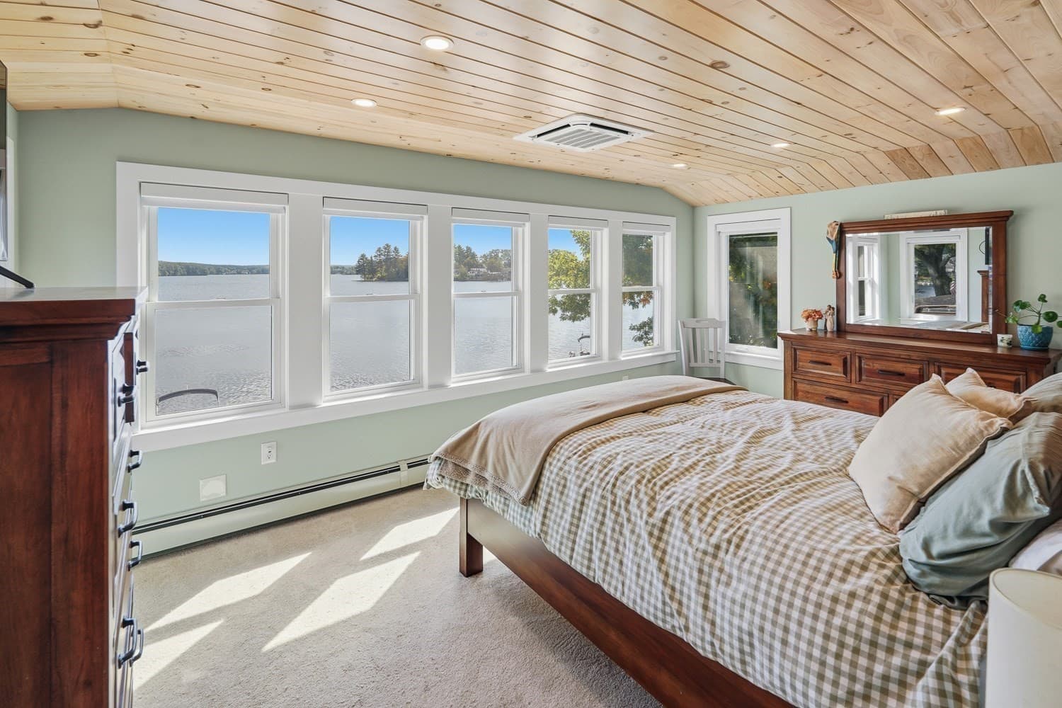 Single Family Residence at 93 Birch Island Rd, Webster MA 01570, Webster, photo 28 of 42