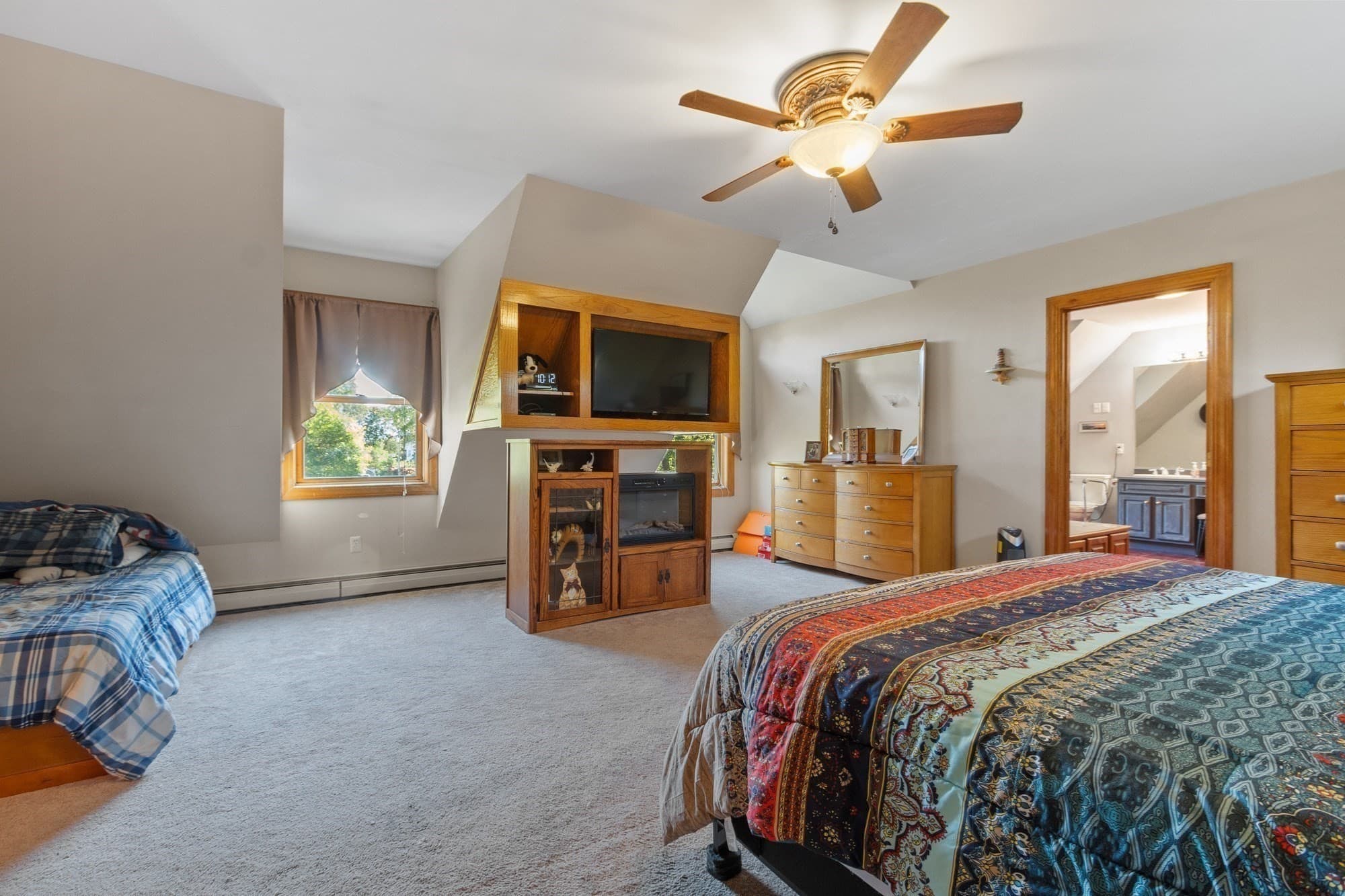 Single Family Residence at 234 Highland Ave, Leominster MA 01453, Leominster, photo 23 of 40