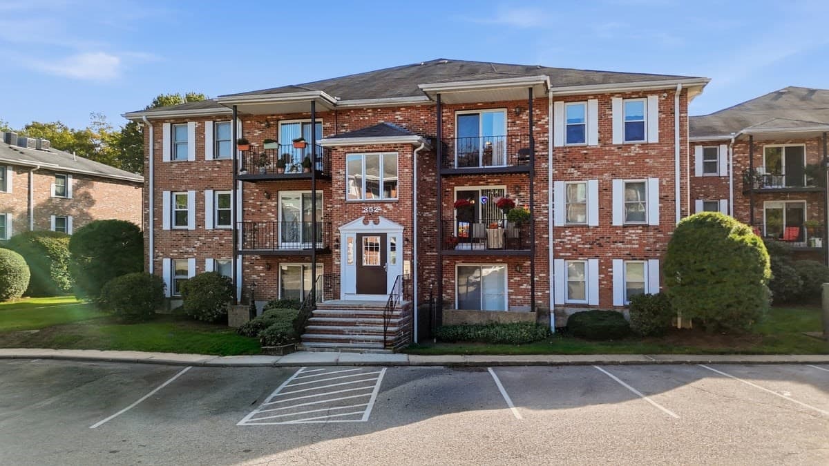 Condominium at 352 Neponset St # L, Canton MA 02021, Canton, photo 2 of 12