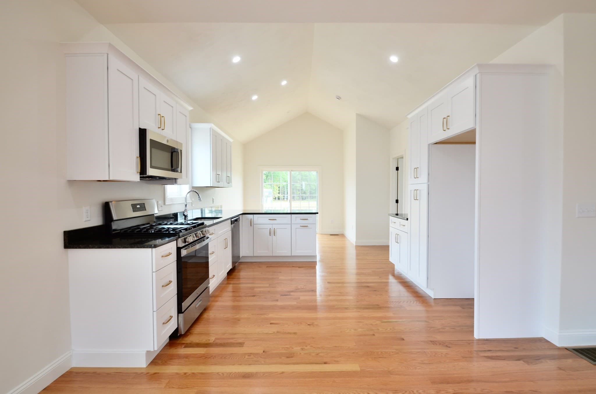 Single Family Residence at 215A Crownshield # 20A, Uxbridge MA 01569, Uxbridge, photo 3 of 25