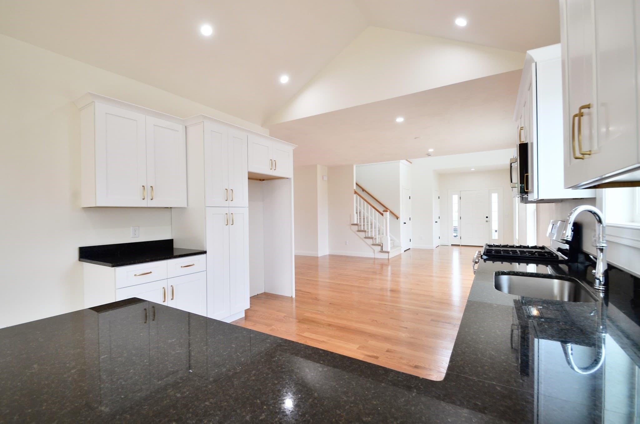 Single Family Residence at 215A Crownshield # 20A, Uxbridge MA 01569, Uxbridge, photo 9 of 25
