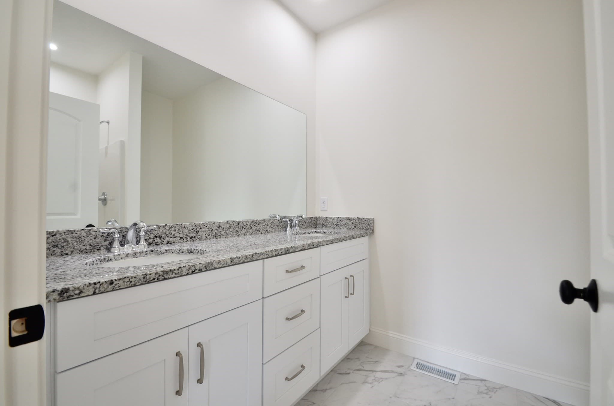 Single Family Residence at 215A Crownshield # 20A, Uxbridge MA 01569, Uxbridge, photo 11 of 25