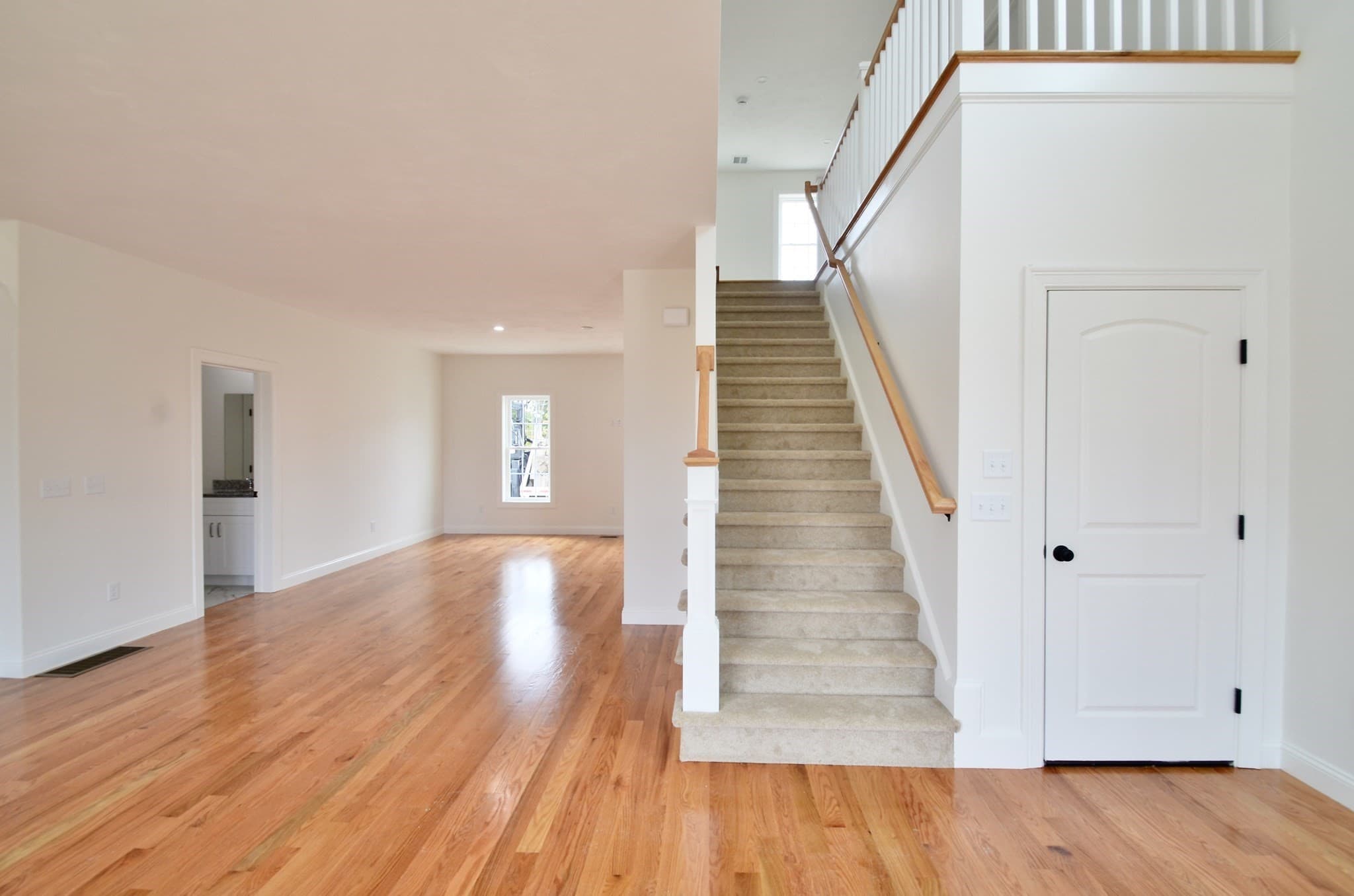 Single Family Residence at 215A Crownshield # 20A, Uxbridge MA 01569, Uxbridge, photo 4 of 25