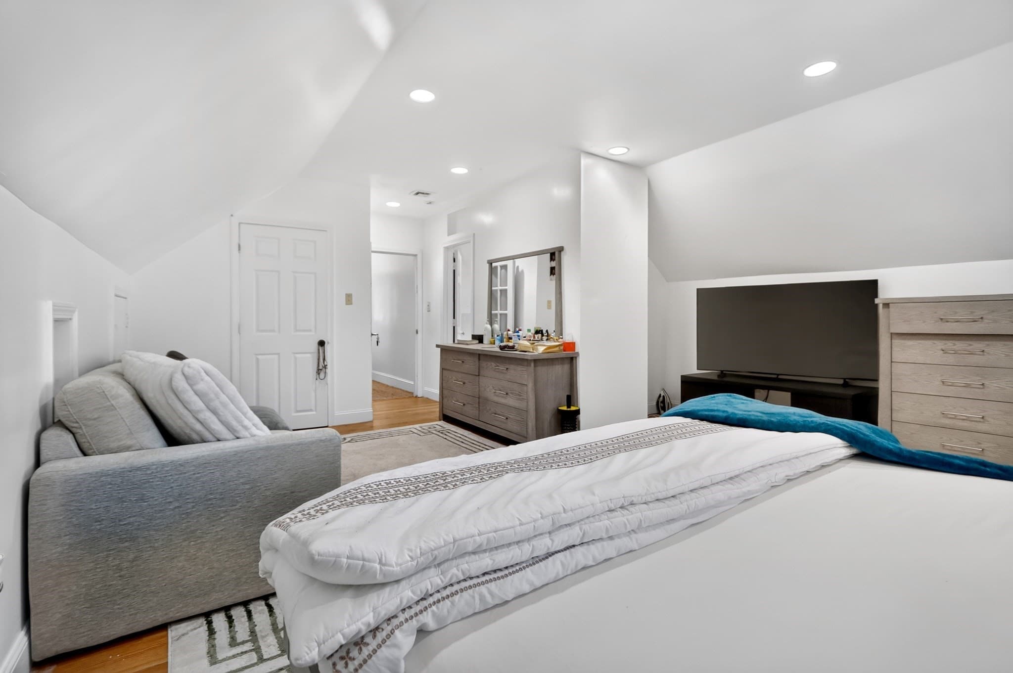 Condominium at 162 Brush Hill Rd # 2, Milton MA 02186, Milton, photo 13 of 30