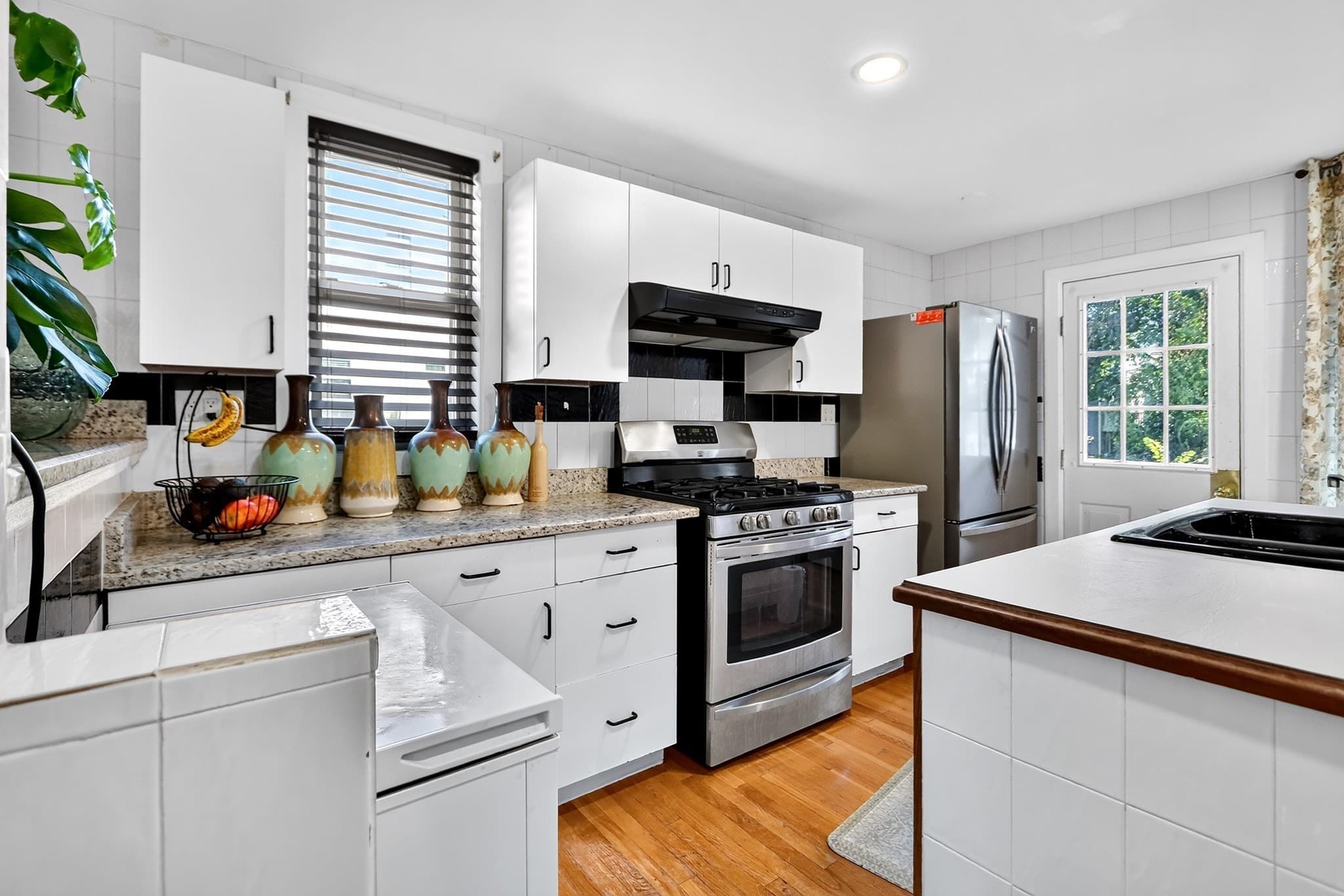 Condominium at 162 Brush Hill Rd # 2, Milton MA 02186, Milton, photo 3 of 30